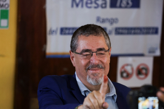 베르나르도 아레발로 과테말라 대통령 당선인  [과테말라시티 로이터=연합뉴스]